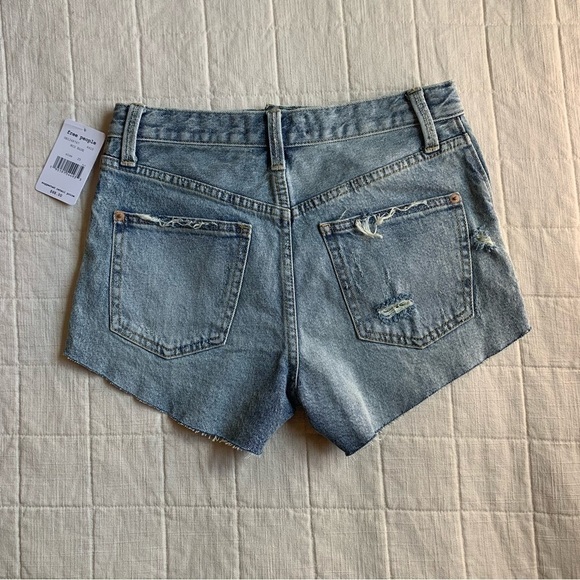 NWT Free People x We the Free Taliesin Cutoff Short in Mid Blue Size 25 - Picture 3 of 14